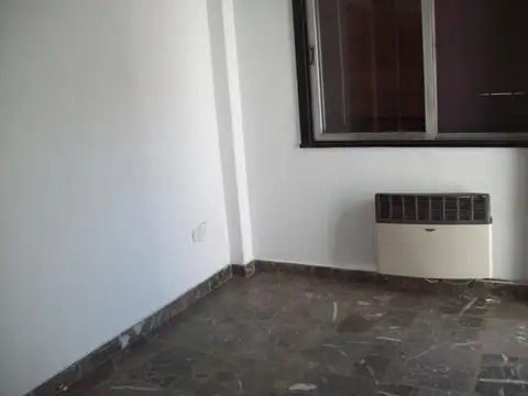 Casa en PH de 3 Ambientes con Local Comercial