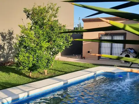 Casa en Venta con 1 cochera