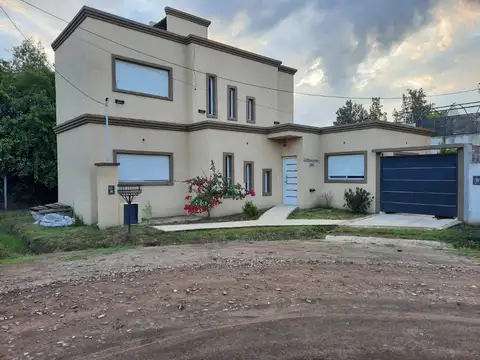 Venta casa 4 ambientes Matheu Escobar