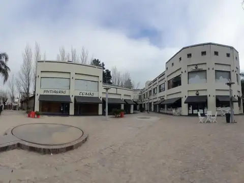 Local en Alquiler en Barrio El Cazador, $ 928.000