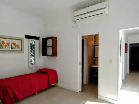 Casa en Venta con 4 cocheras