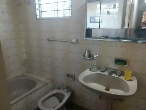 Casa en Venta en Castelar, USD 220.000