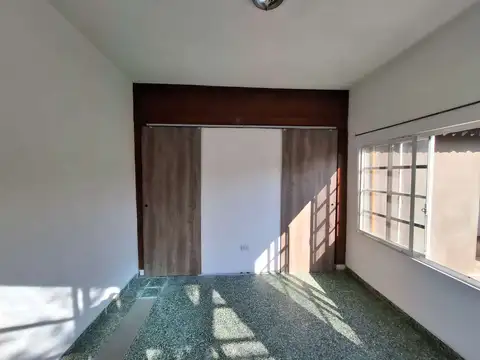 Depto Tipo Casa en Alquiler en Jose Clemente Paz, $ 450.000