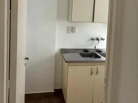 Av Dr Juan Bautista Justo 2500, Piso 1