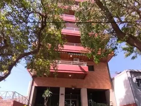 INMEJORABLE DEPARTAMENTO CÉNTRICO DE 3 DORMITORIOS