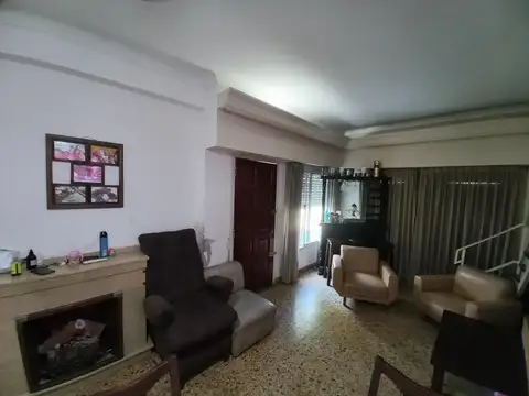 calle 190 (Arenales) al 2200