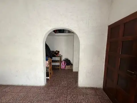 Casa 5 ambientes con 1 baño