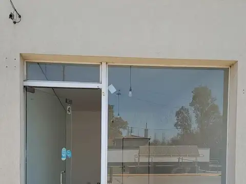 SE ALQUILA LOCAL EN EXCELENTE UBICACION CENTRICA