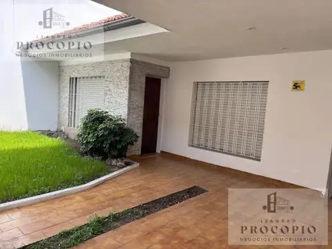 Casa en Venta en Villa Sarmiento, USD 86.000