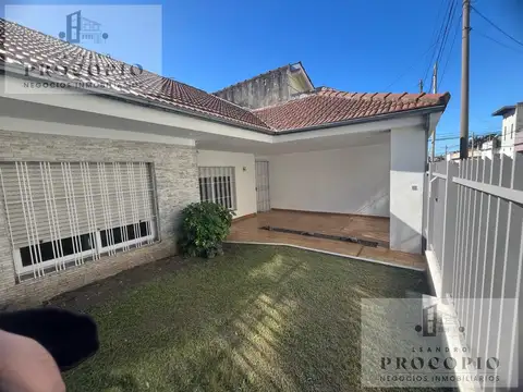 Casa 3 ambientes en venta en Villa Sarmiento