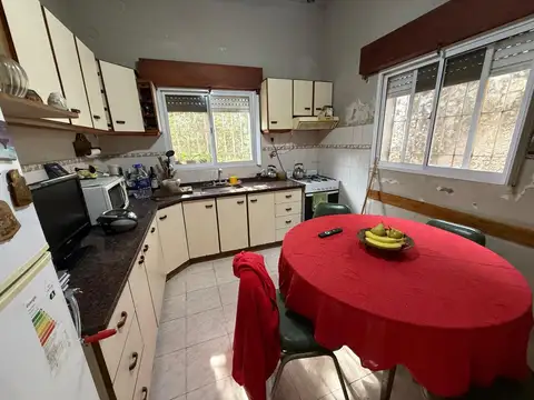 Casa 3 ambientes con 2 baños