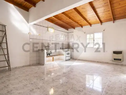 CASA EN VENTA CON DEPARTAMENTO EN LA PLATA SAN CARLOS