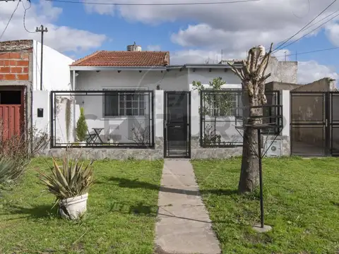 CASA EN VENTA CON DEPARTAMENTO EN LA PLATA SAN CARLOS