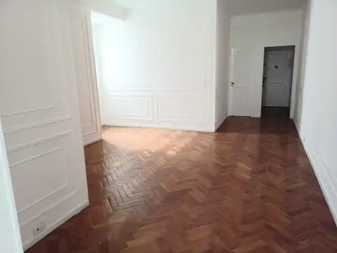 Depto 4 amb con dependencia, comedor diario, Impecable, cómodo y amplio