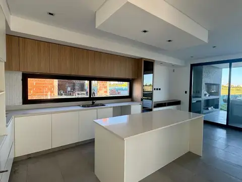 MODERNA CASA en  VENTA EN CANTON GOLF