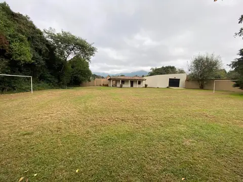 Casa en Venta con 5 cocheras