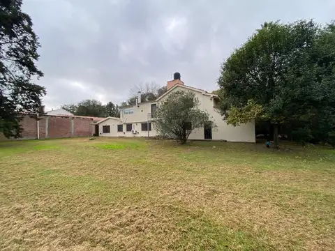 Casa 6 ambientes con 4 baños