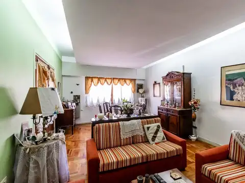 VENTA CASA 4 AMB C/COCHERA/QUINCHO/TERRAZA FLORES