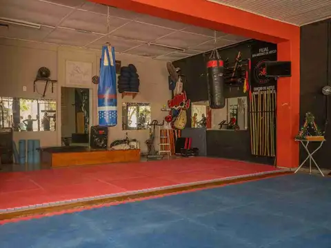 OPORTUNIDAD LOCAL COMERCIAL EN CASO HISTORCO