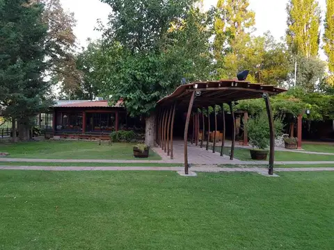Casa 8 ambientes con 3 baños