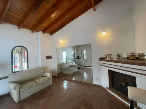 Casa en Venta con 1 cochera