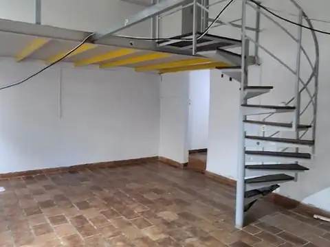LOCAL A LA CALLE Y/O DEPÓSITO 