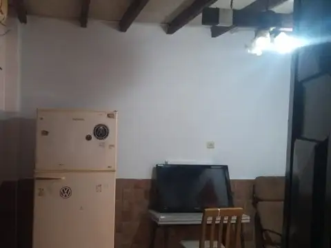 Depto Tipo Casa en Alquiler en Lomas Del Mirador, $ 350.000