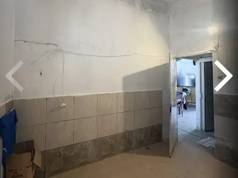 Casa 10 ambientes con 2 baños