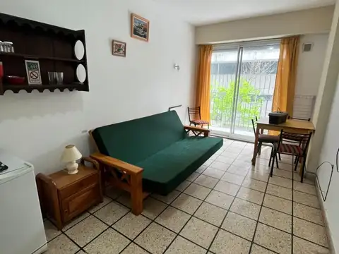 Departamento en venta 1 ambiente con balcón al frente - Plaza Colón