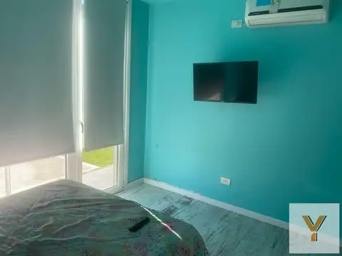 Casa en Alquiler con 2 cocheras