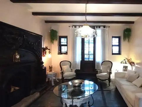 Casa 6 ambientes con 4 baños