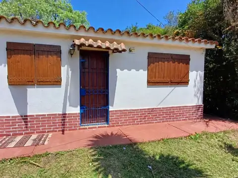 CASA EN VENTA EN SAN LUIS UN DORMITORIO PARRILLERO