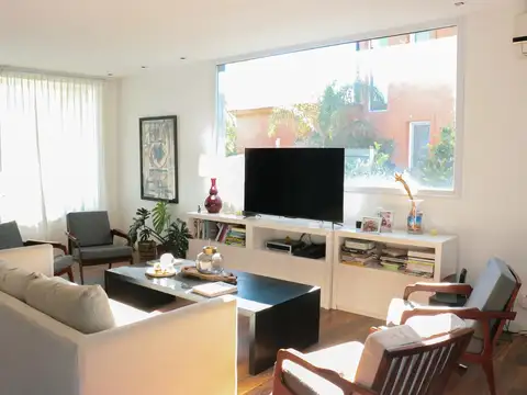 Casa 5 ambientes con 4 baños