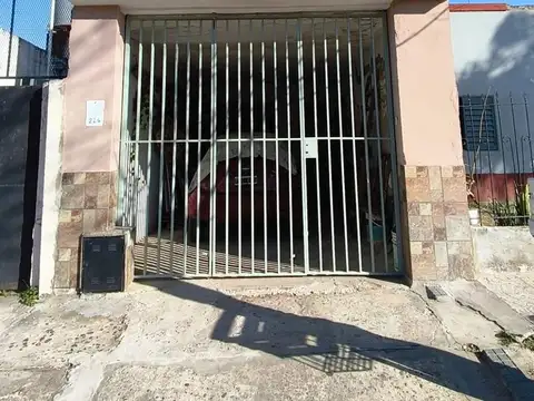 Casa en  calle Gral Paz