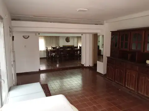 CASA 5 DORMITORIOS- EXLCUSIVO USO PROFESIONAL