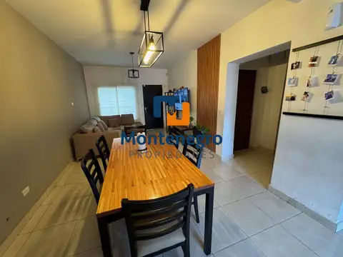 Casa 4 ambientes con 2 baños