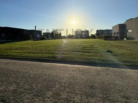 VENTA DE LOTE INTERNO EN SAN LUCAS - CANNING