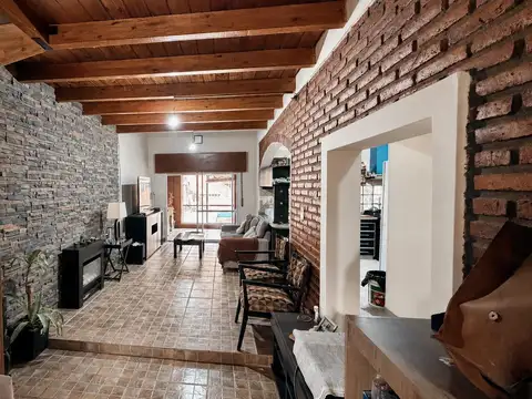 Casa en Venta con 1 cochera