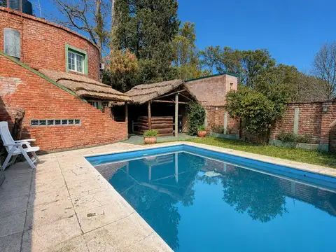 VENTA Casa 2 dormitorios   comodín - Servicios - Piscina