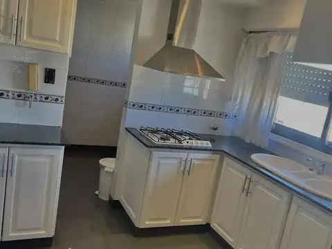 Departamento 5 ambientes con 4 baños