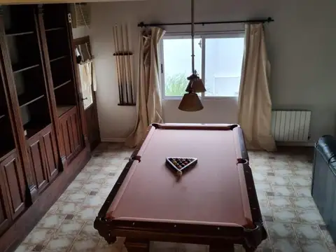 Casa 5 ambientes con 4 baños
