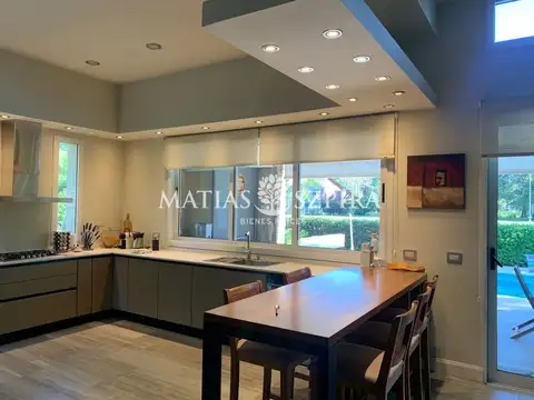 Casa en Venta con 1 cochera