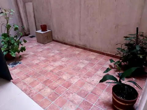 65 E/ 18 Y 19 , Piso PB