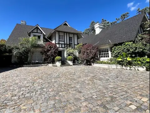 Casa en Venta de 5 dormitorios