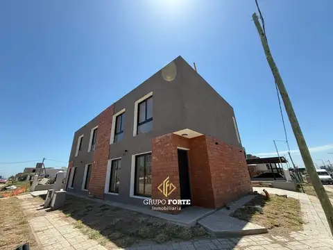 Duplex en alquiler en Docta, frente a Distrito Social