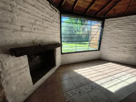 Casa 3 ambientes con 1 baño