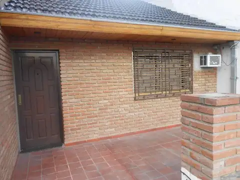 Casa 6 ambientes con 4 baños