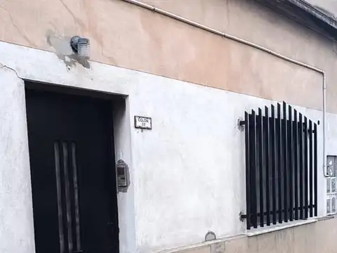 PH AL FRENTE DE 4 AMB. CON PATIO A 1/2 CUADRA DE AV. RIVADAVIA