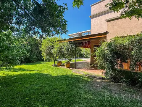 Casa en Venta en Las Orquideas, USD 205.000