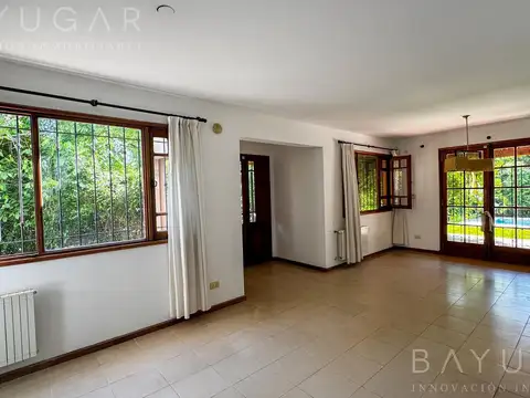 Casa en Venta con 2 cocheras